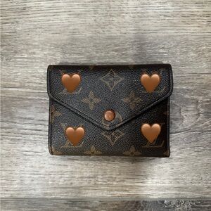 Elegant Black Tri-Fold Wallet